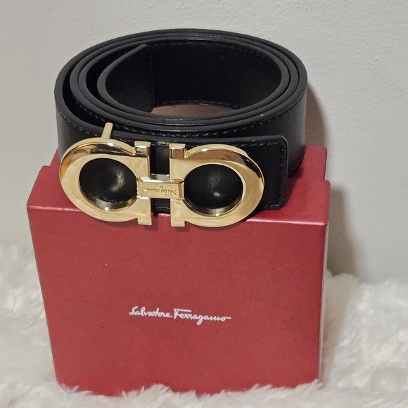 Salvatore Ferragamo Accessories - Salvatore Ferragamo Black Leather Belt with Gold Gancini Buckle